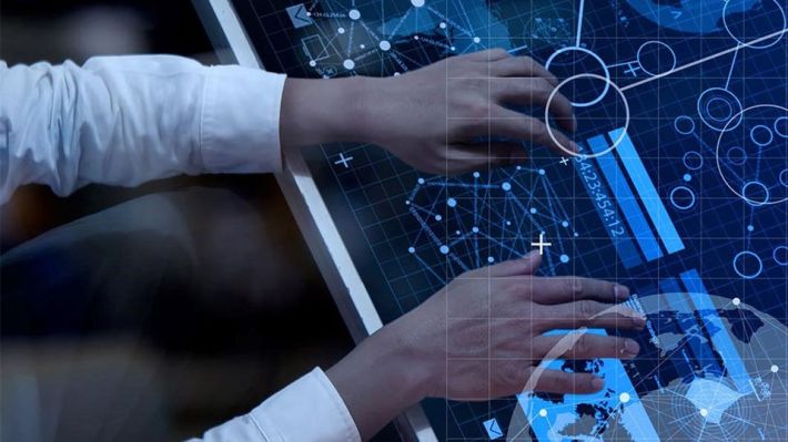 Aproape trei sferturi dintre companii prioritizează inteligența artificială
