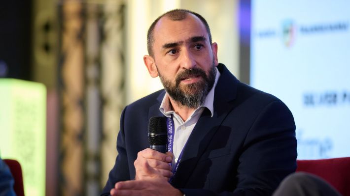 Future Banking Summit | Robert Anghel, Salt Bank, banca cu 100 de mii de clienți în primele 10 zile de viață: Tehnologia ajută atâta timp cât nu îți pierzi timpul cu ea