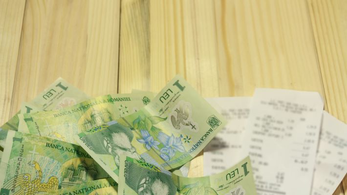 40% dintre români au economisit mai puțini bani decât în 2022