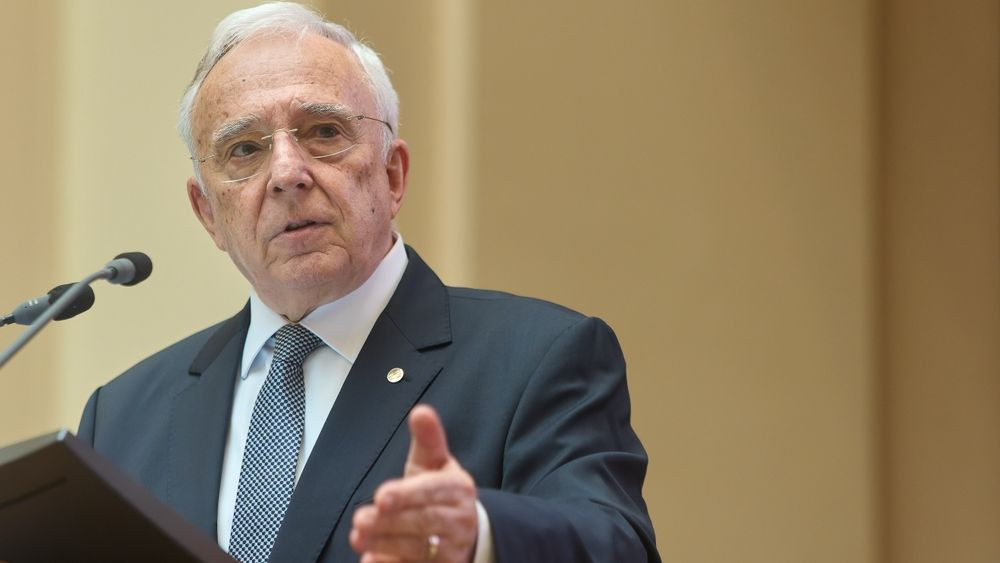 Banca Națională nu dă drumul la dobânzi: Chiar dacă economia a intrat în recesiune tehnică, Isărescu încă se luptă cu inflația