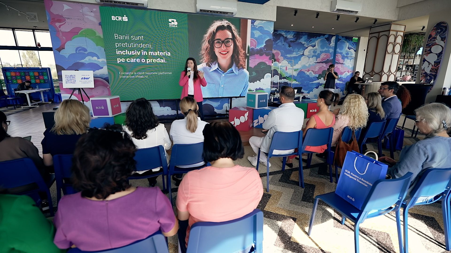 BCR lansează ediția a patra LifeLab, programul prin care profesorii pot integra educația financiară în orice disciplină