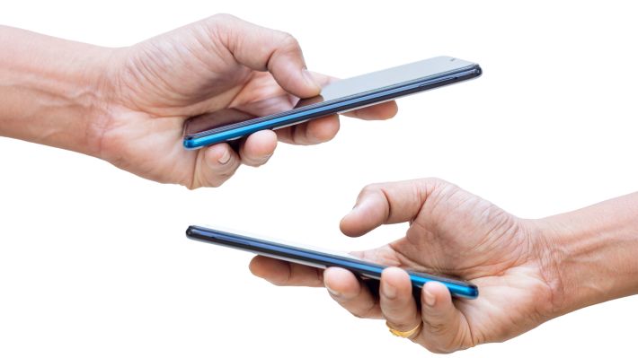 O nouă bancă introduce plățile instant între persoane fizice prin Cod QR, direct din aplicație