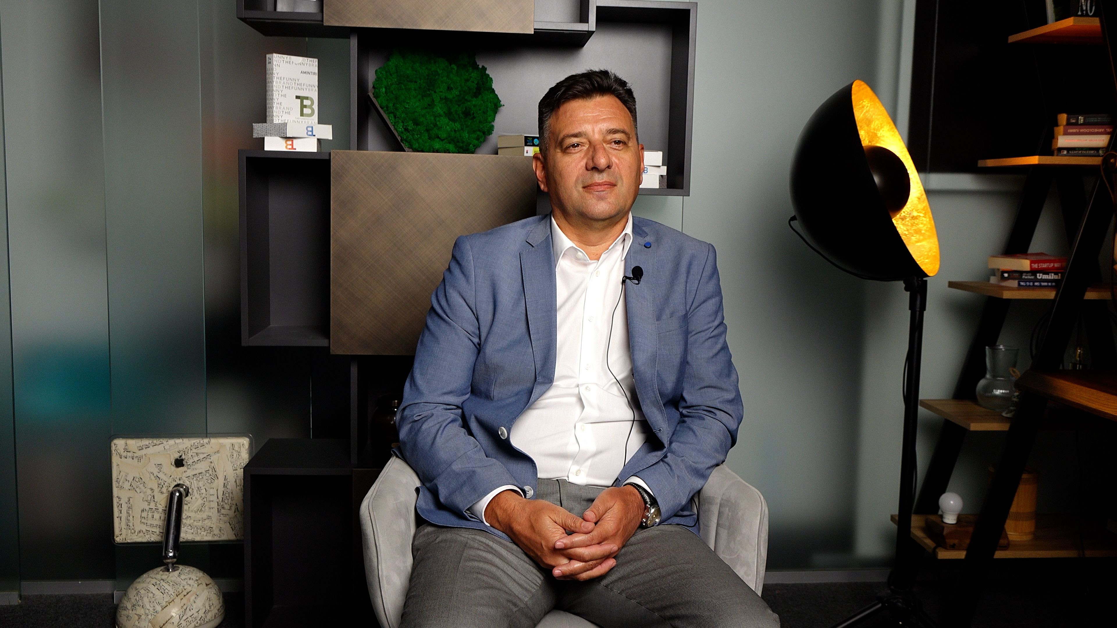 Portret de bancher digital. Cum s-a schimbat munca la bancă în ultimii 20 de ani la CEC Bank, cea mai veche bancă din România