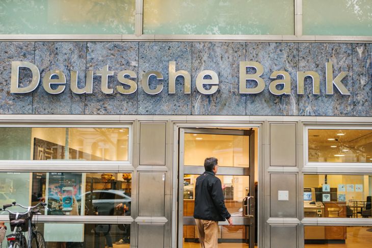 Deutsche Bank avertizează că un val de credite neplătite în Statele Unite şi Europa este iminent