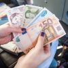 Cum influențează declinul euro și ascensiunea yuanului companiile de comerț din România