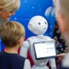 Roboțelul Pepper, care îi învață pe copii despre bani, în turneu național