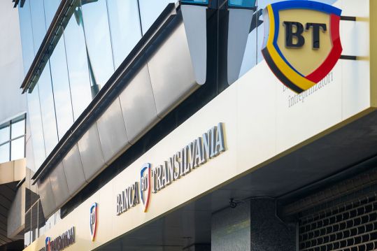 Pachetul de servicii de cont curent Nelimitat de la Banca Transilvania 100% online