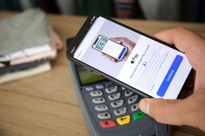 Cardurile business Libra Internet Bank pot fi înrolate în Apple Pay