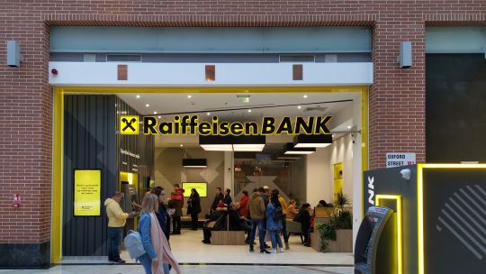 Raiffeisen Bank România și-a actualizat oferta de economisire în lei