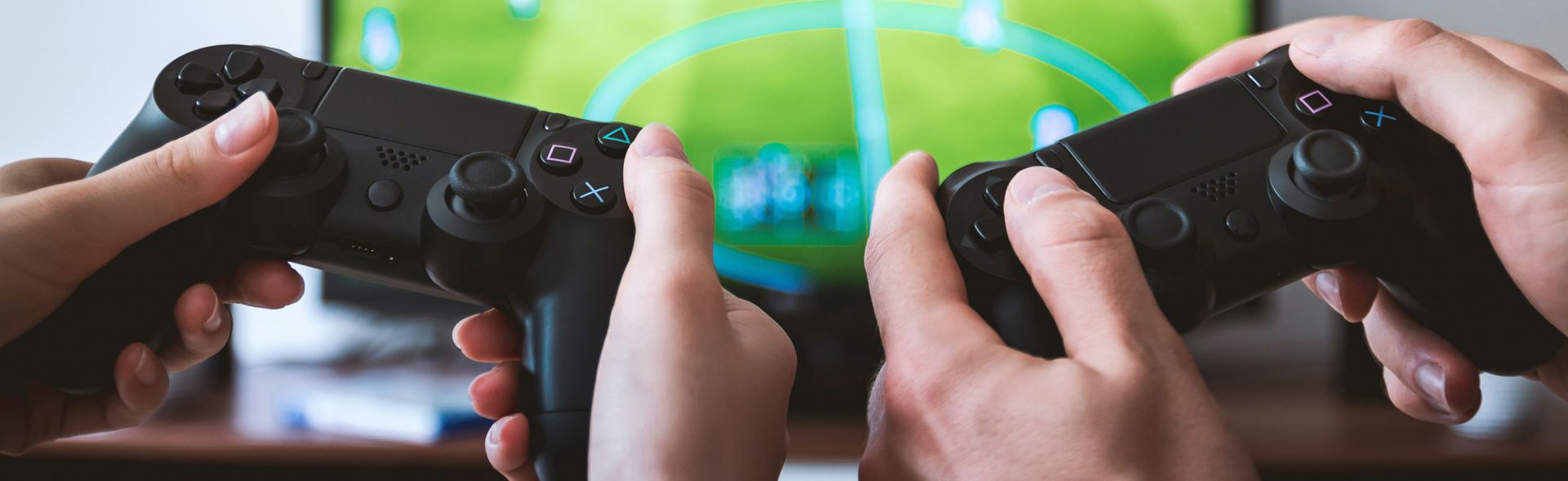 Studiu Deloitte: Generația Z preferă jocurile video în locul televizorului și filmelor