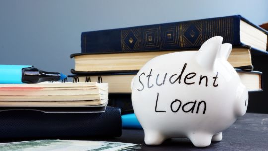 CEC Bank oferă credite cu garanții de stat, prin programele StudentInvest şi FamilyStart