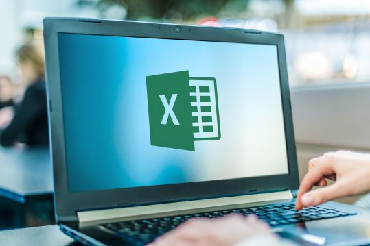 Responsabilii cu achizițiile publice folosesc Excel pentru operațiuni