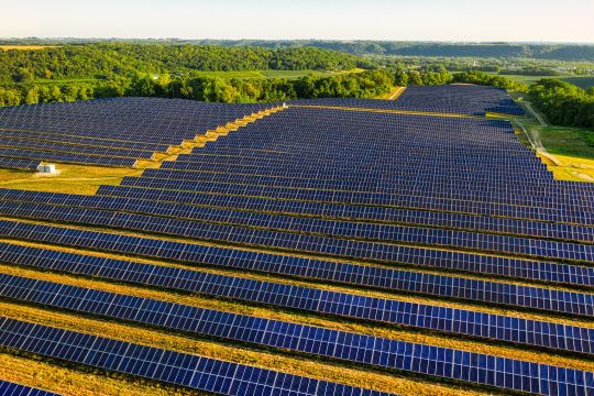 E-INFRA ia 47 de milioane de euro de la BT pentru un parc fotovoltaic